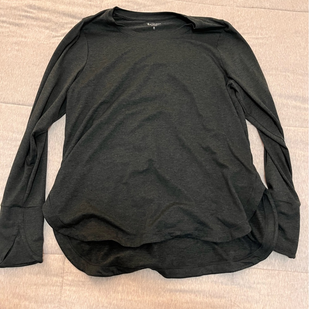 Women’s Athleta Uptempo long sleeve shirt